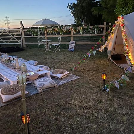 Hotel Country Bumpkins Luxury Glamping Wellingore Zewnętrze zdjęcie