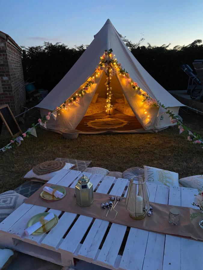 Hotel Country Bumpkins Luxury Glamping Wellingore Zewnętrze zdjęcie