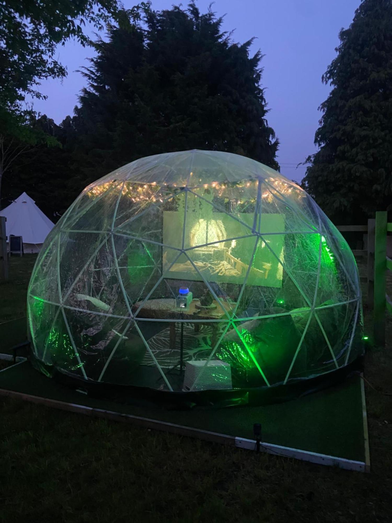 Hotel Country Bumpkins Luxury Glamping Wellingore Zewnętrze zdjęcie